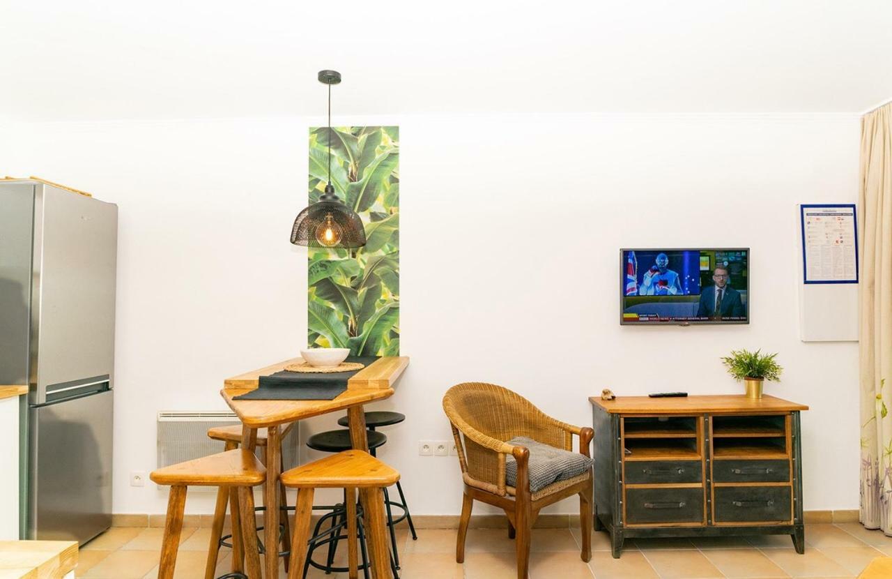 Les Restanques Daire Grimaud Dış mekan fotoğraf